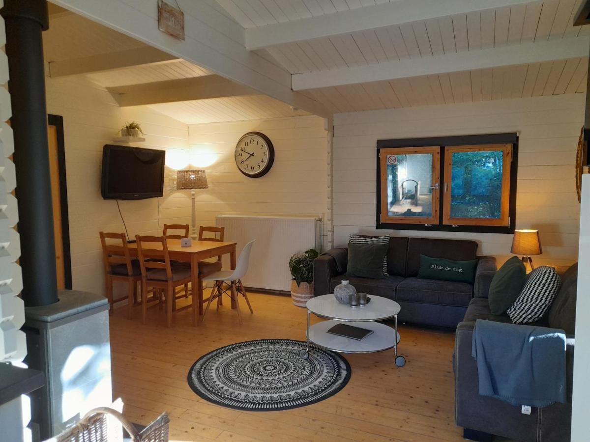 Carpe Diem, Het Ruime Chalet Met Houtkachel Nabij Wildlands Emmen Schoonebeek Esterno foto