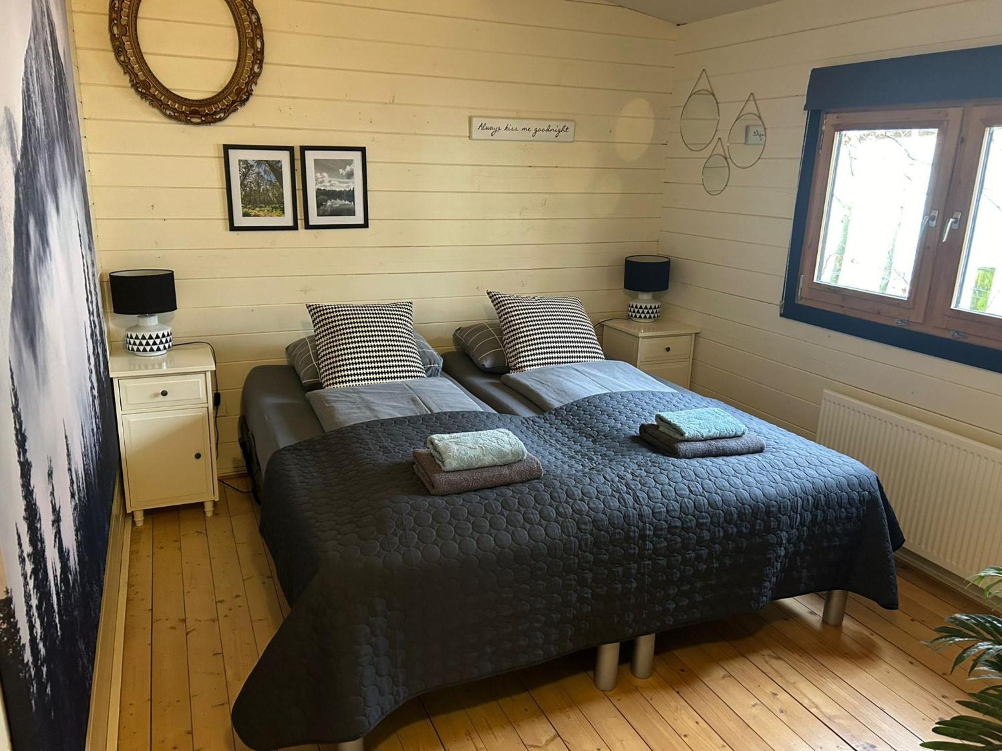Carpe Diem, Het Ruime Chalet Met Houtkachel Nabij Wildlands Emmen Schoonebeek Esterno foto